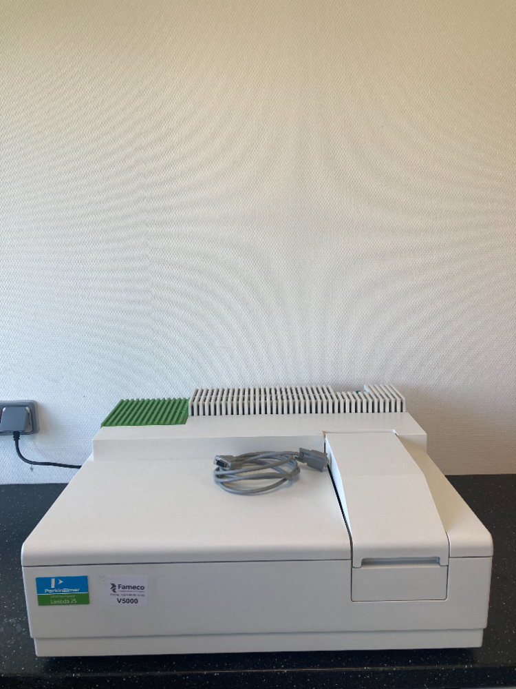Image of Perkin Elmer Lambda 25 UV/VIS Spectrometer